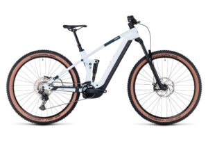 VTT Electrique Tout Suspendu Cube Stereo Hybrid 140 HPC Pro 625 Shimano Deore 11V 625 Wh 29 Blanc Frost 2023 1.jpeg