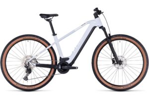 VTT electrique Cube reaction hybrid pro 625 flashwhite´n´black 1.jpg