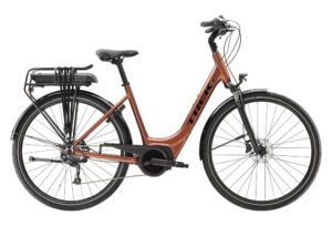 Velo de Ville Electrique Trek Verve 1 Lowstep Shimano Tourney Altus 8V 300 Wh Orange Fonce 2023 1.jpeg